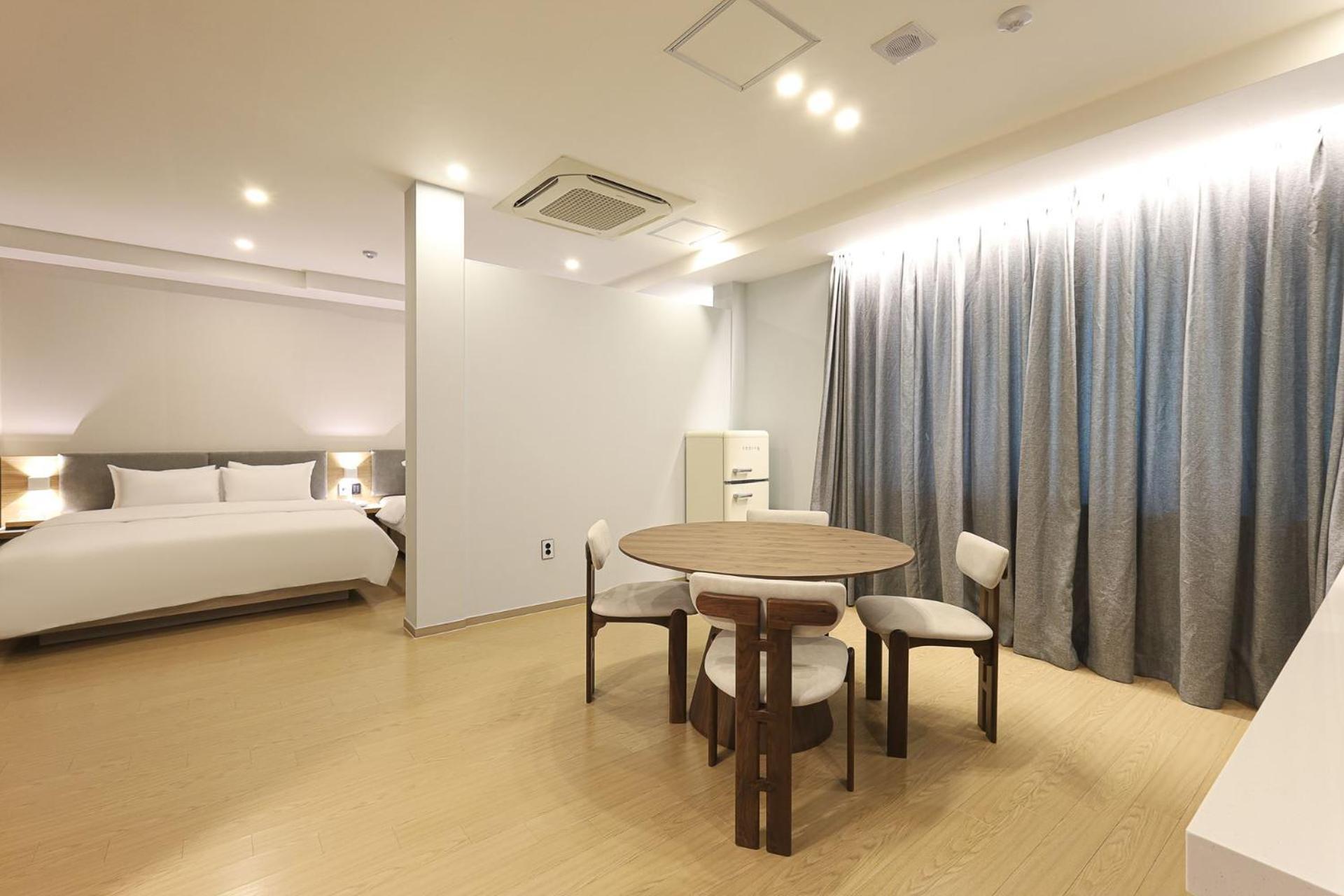 Hound Hotel Changwon Exterior foto
