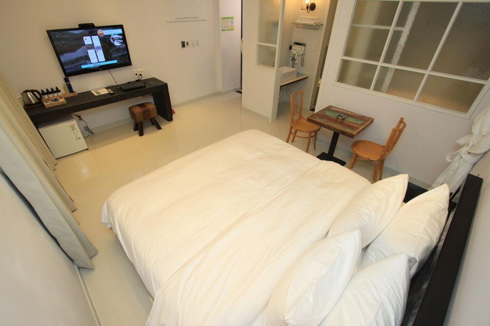 Hound Hotel Changwon Exterior foto