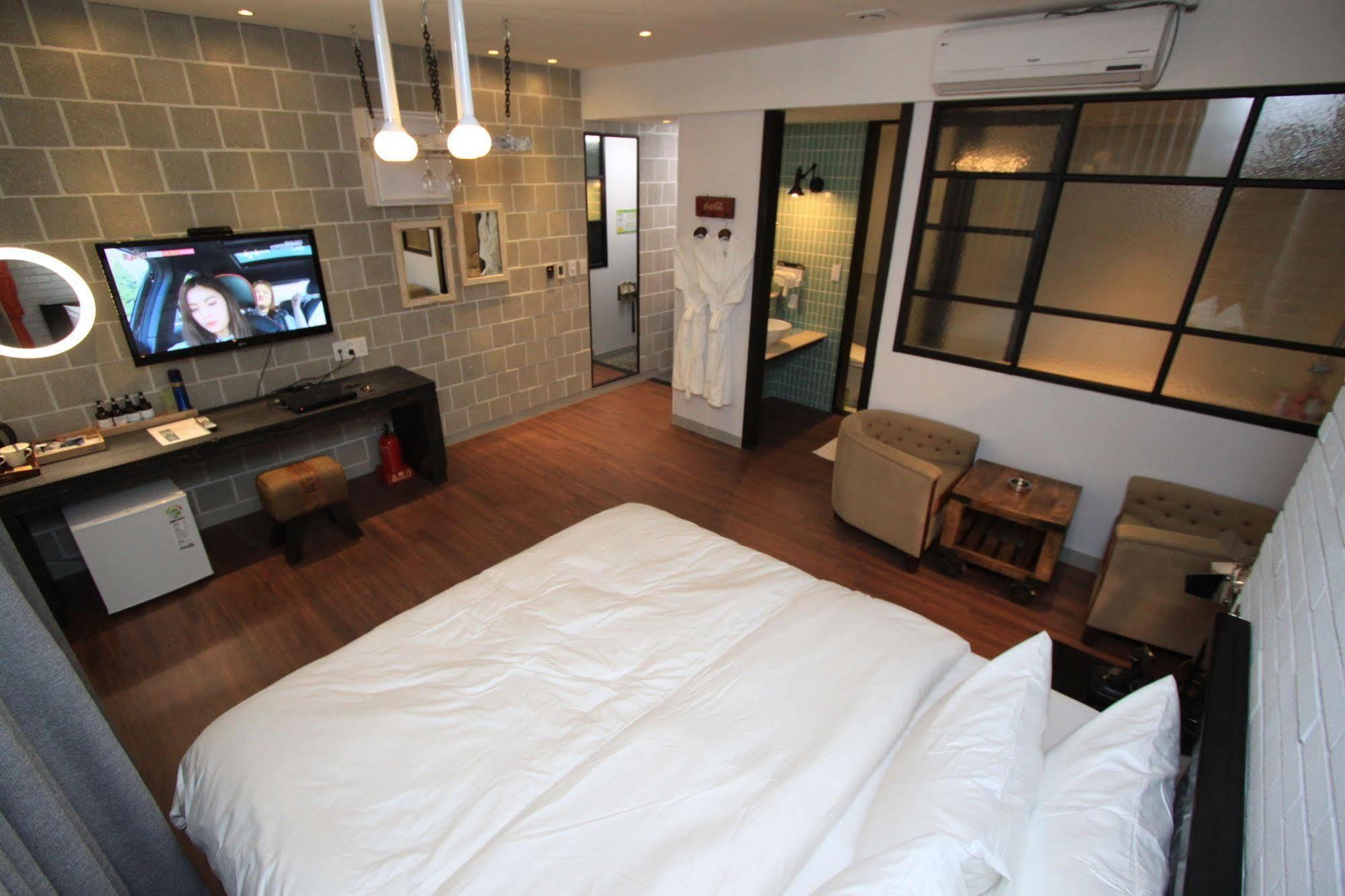 Hound Hotel Changwon Exterior foto