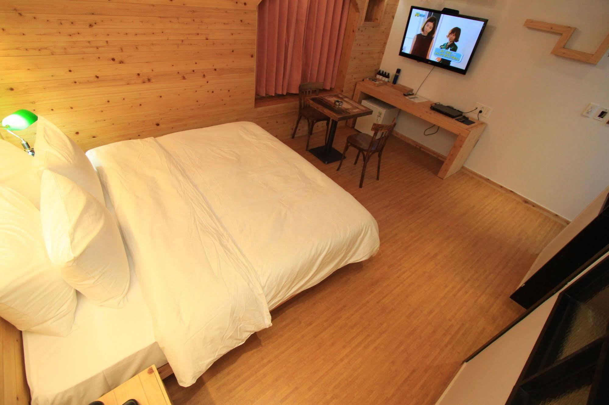 Hound Hotel Changwon Exterior foto